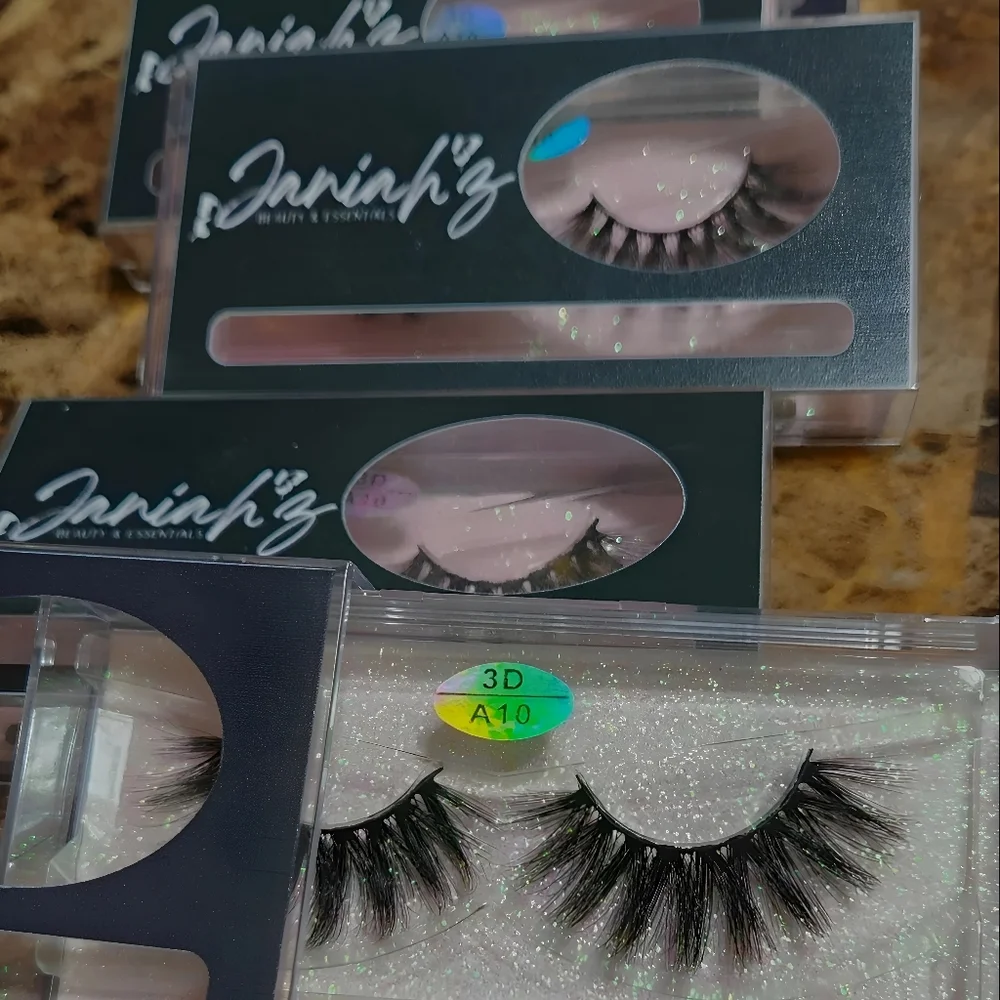 Eyelashes - Picture 9 of 11